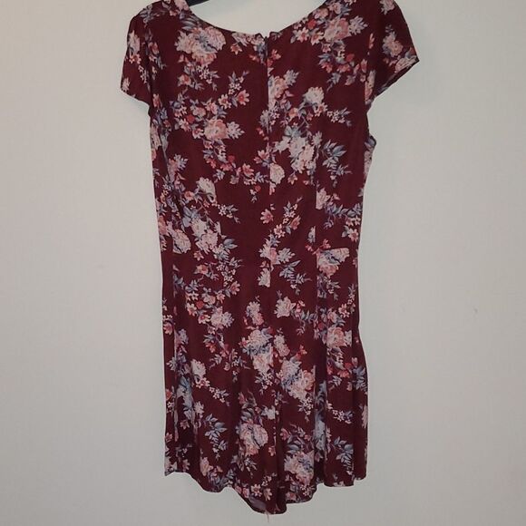 Forever 21 burgundy floral romper small - Picture 5 of 5